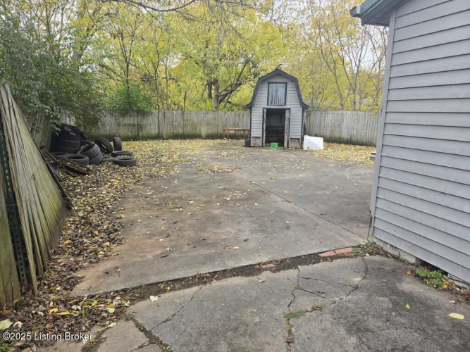 Listing Image 8
