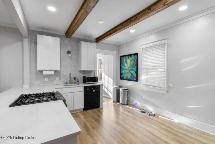 Listing Image 16