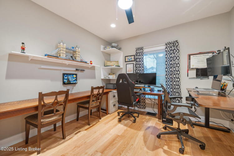 Listing Image 11