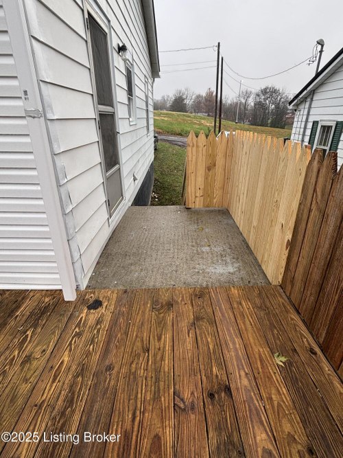 Listing Image 7