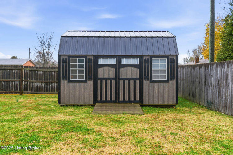Listing Image 4