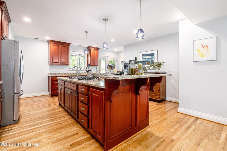 Listing Image 18
