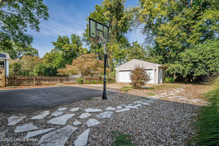 Listing Image 64