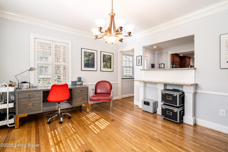 Listing Image 9