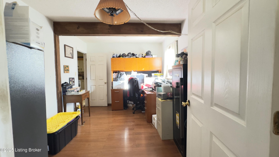 Listing Image 21