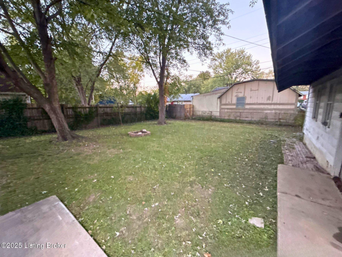 Listing Image 9