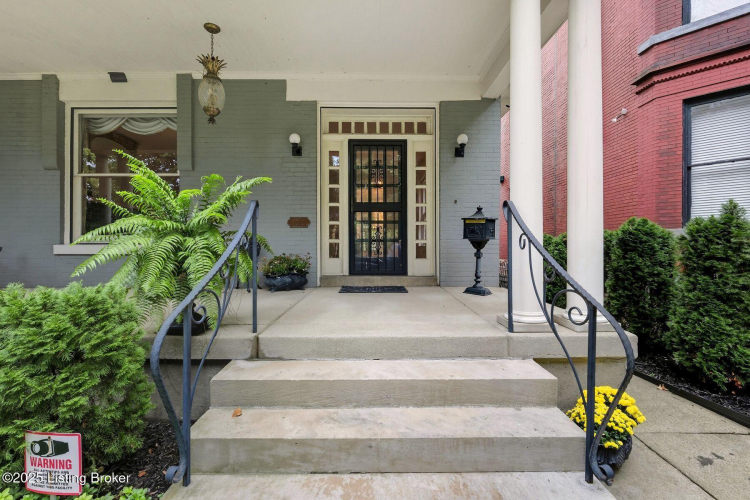 Listing Image 11