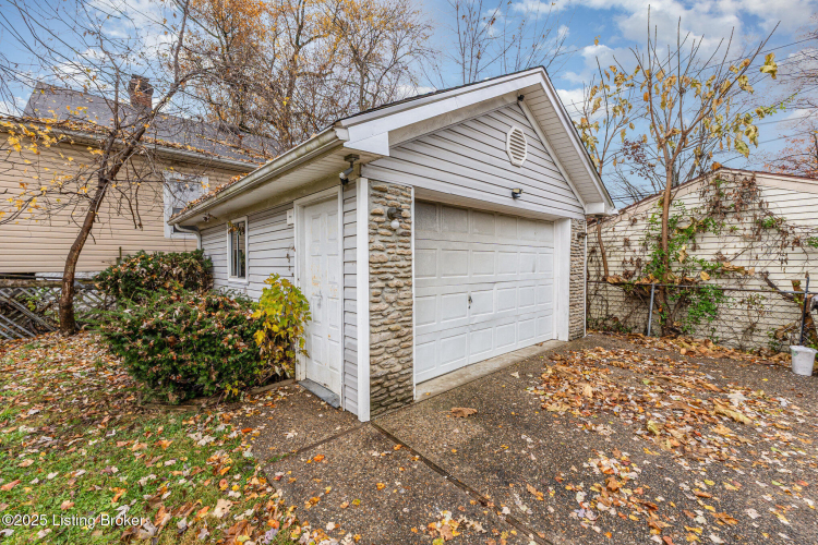 Listing Image 24
