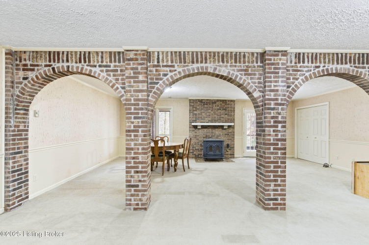 Listing Image 92