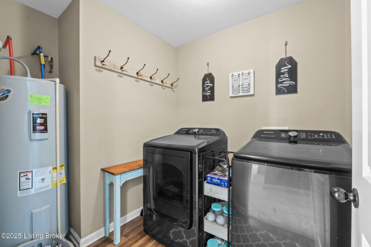 Listing Image 14