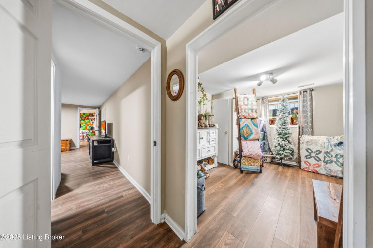Listing Image 52