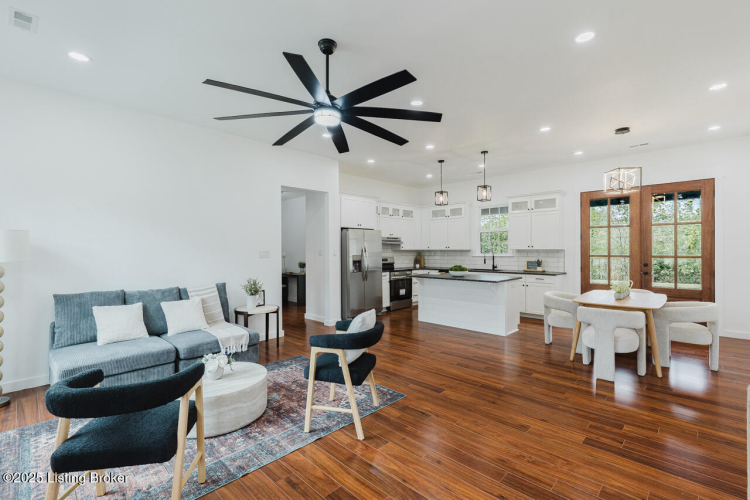 Listing Image 4
