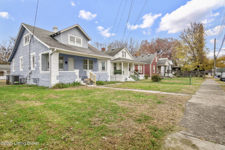 Listing Image 4