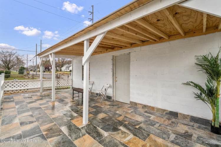 Listing Image 32
