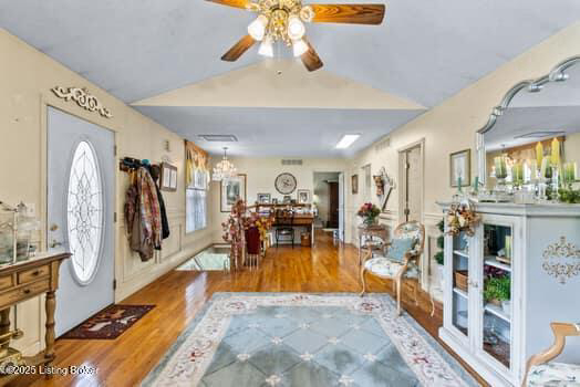 Listing Image 8
