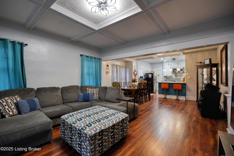 Listing Image 7
