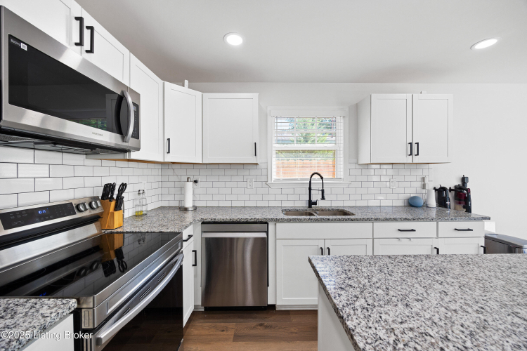 Listing Image 9
