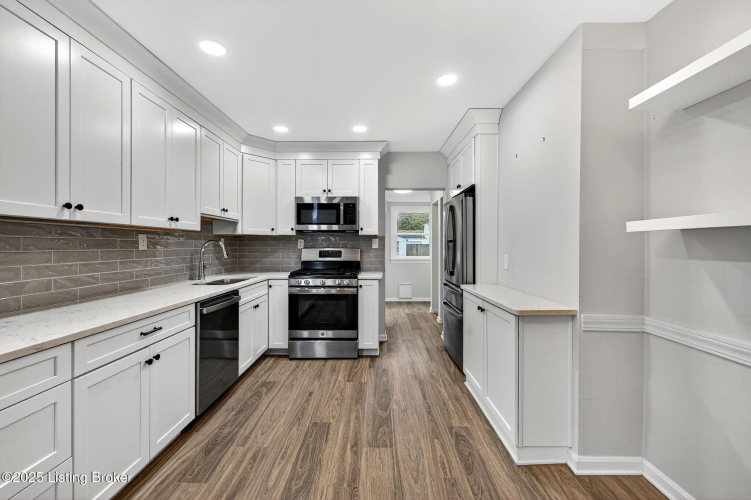 Listing Image 12