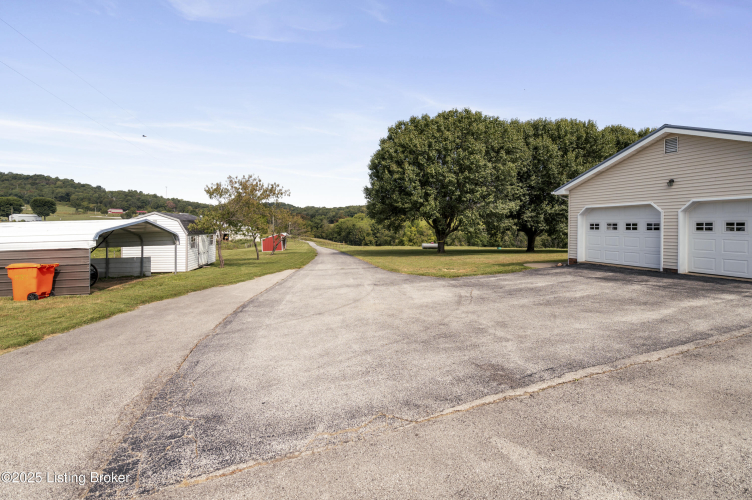 Listing Image 44