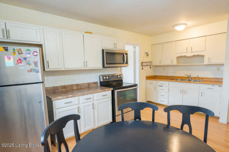Listing Image 12