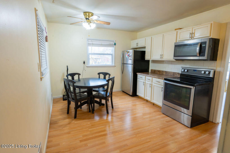 Listing Image 13