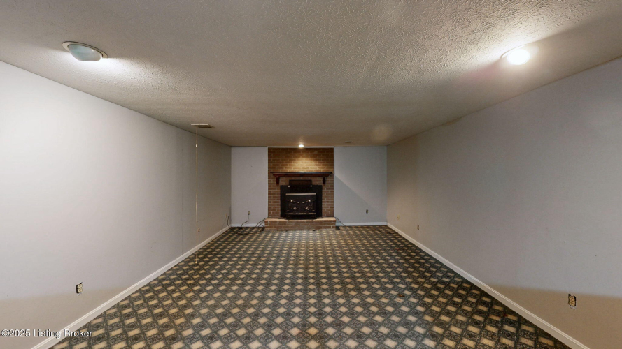 Listing Image 24