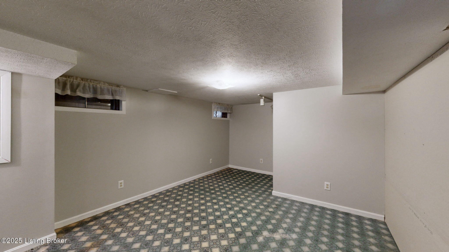 Listing Image 26