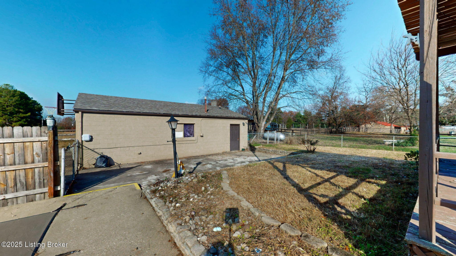 Listing Image 44