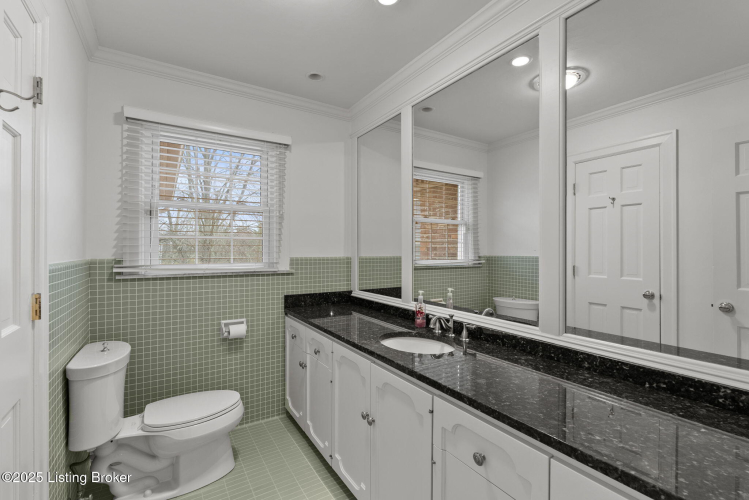 Listing Image 52