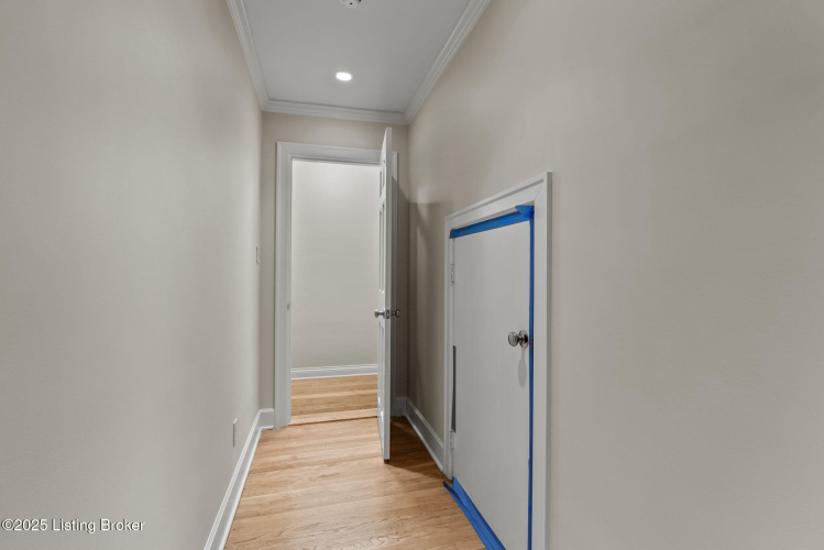 Listing Image 58