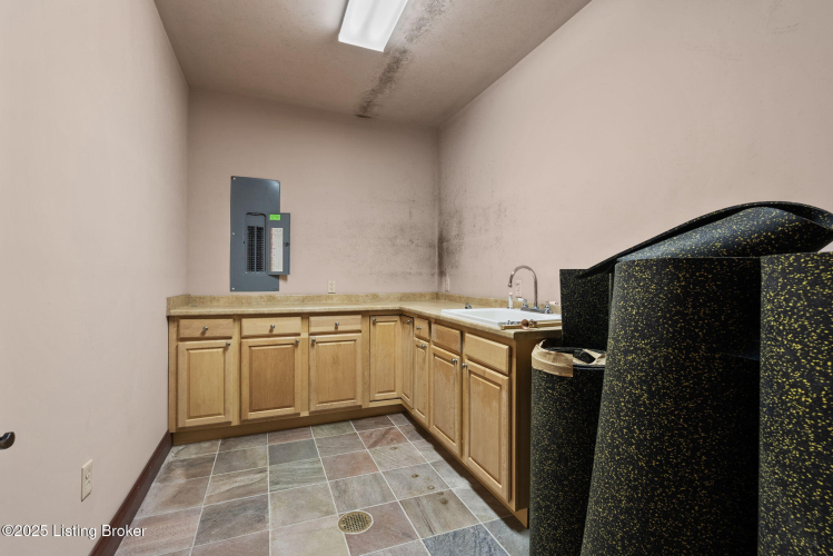 Listing Image 75
