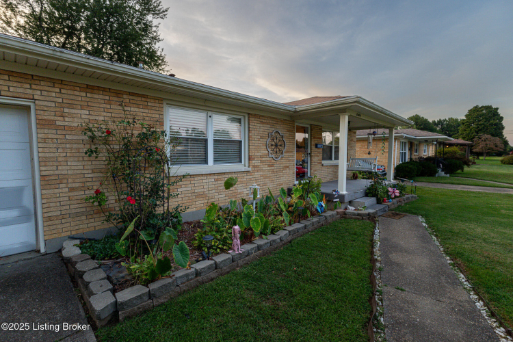 Listing Image 6