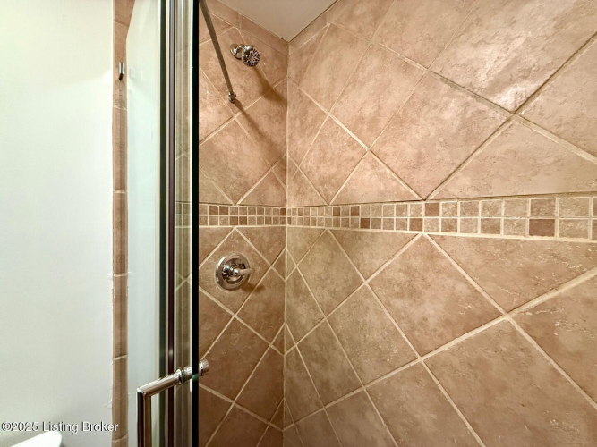 Listing Image 60