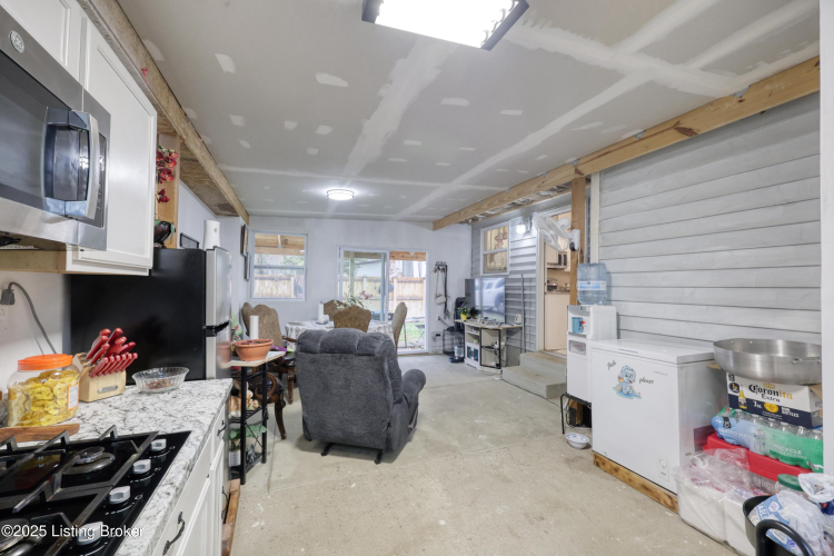 Listing Image 25