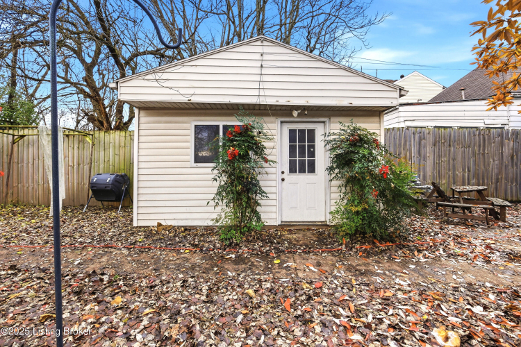 Listing Image 32