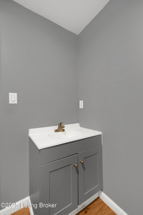 Listing Image 37