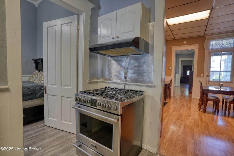 Listing Image 13