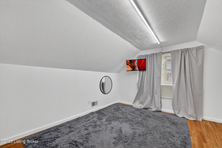 Listing Image 25