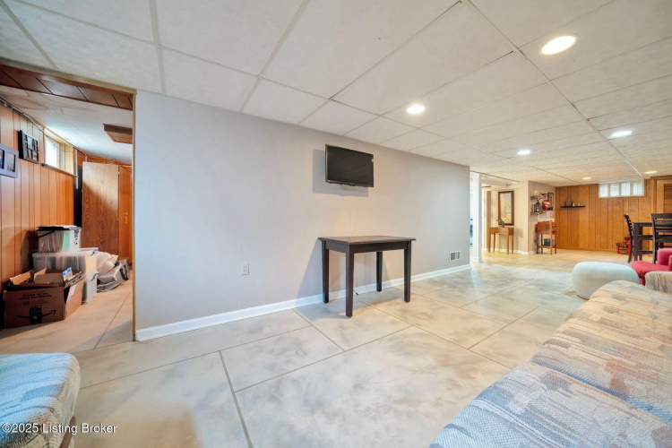 Listing Image 33