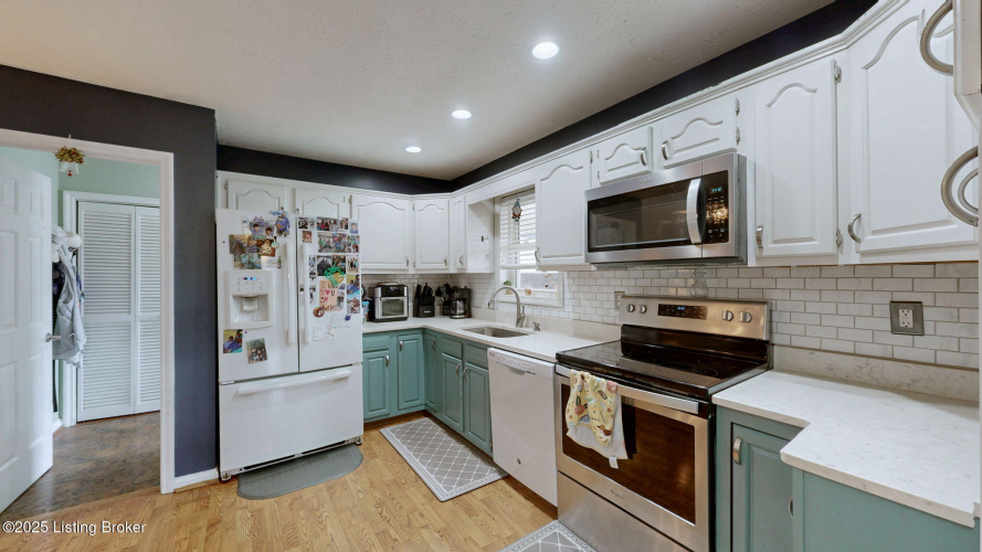 Listing Image 7