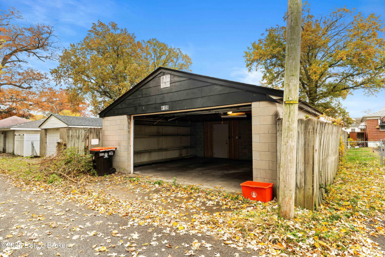 Listing Image 28