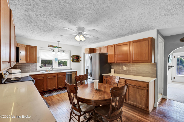Listing Image 9