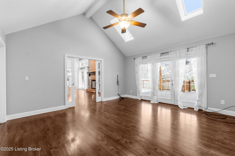 Listing Image 16