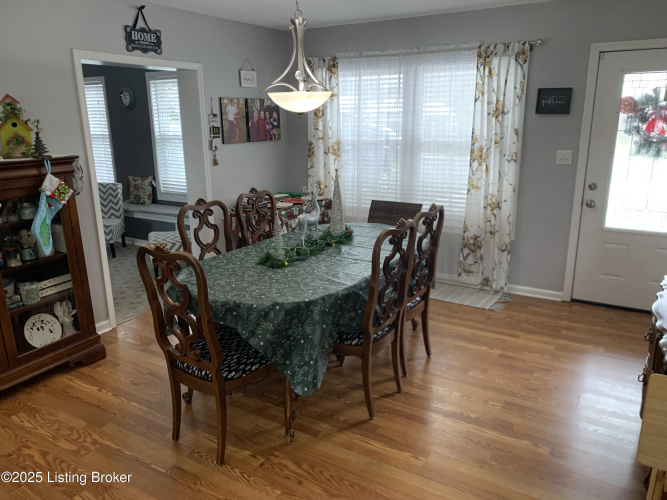 Listing Image 10