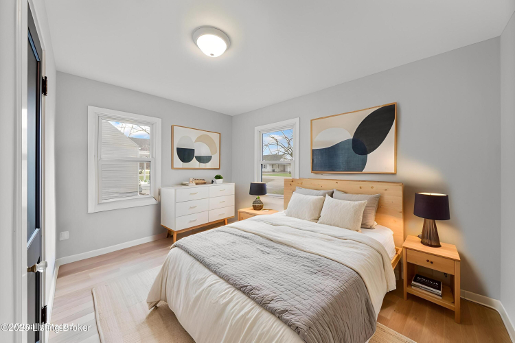 Listing Image 19