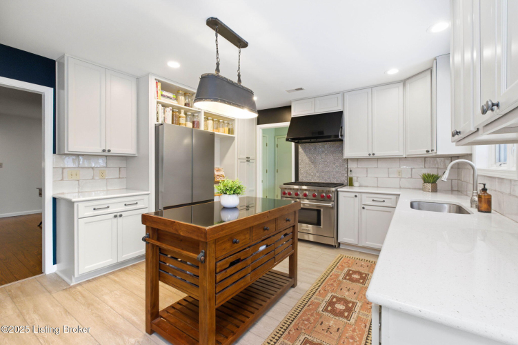 Listing Image 16