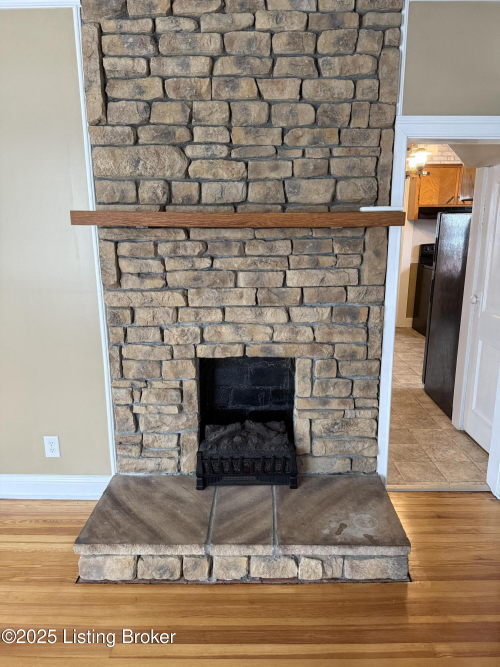 Listing Image 20