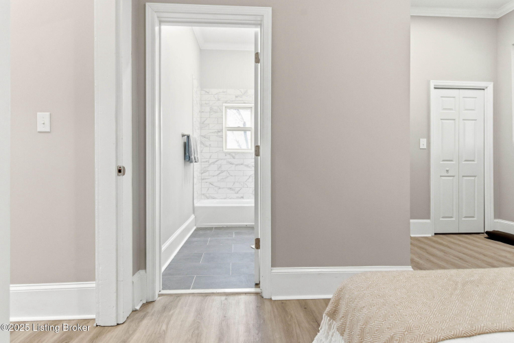Listing Image 38