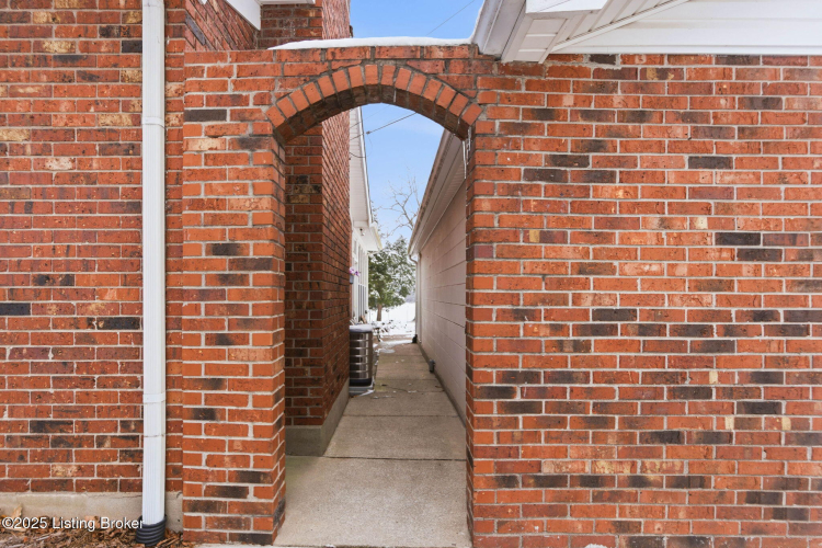 Listing Image 44
