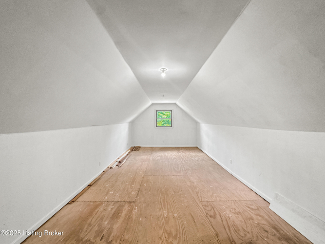 Listing Image 40